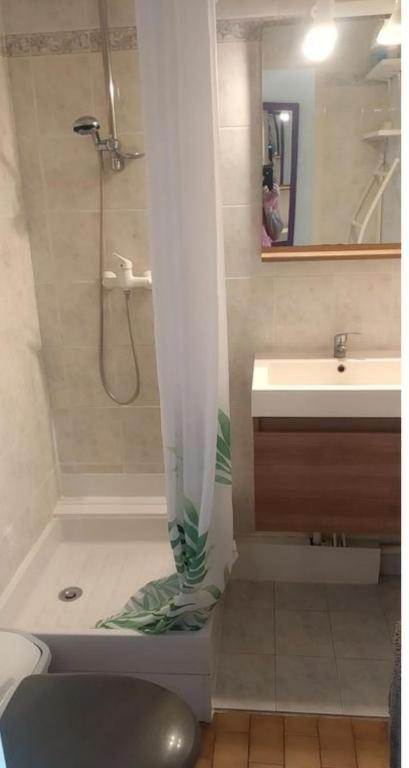 Appartement T2 Avec Piscine, Proche De La Plage Et Du Port Gruissan Dış mekan fotoğraf